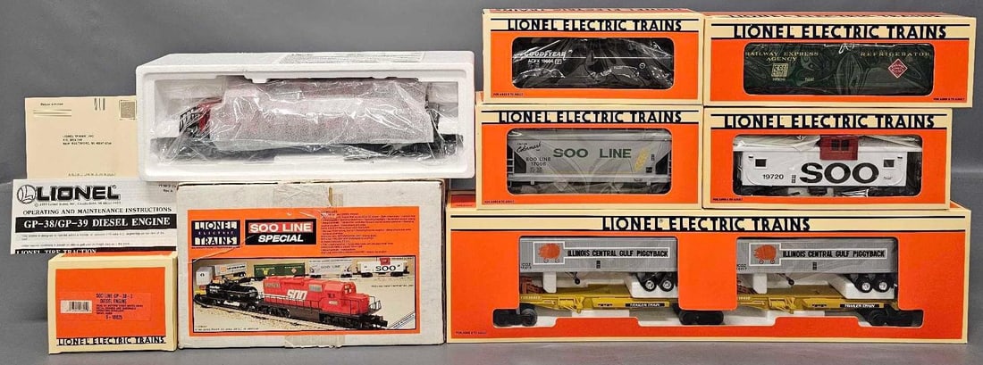 Boxed Lionel modern O 11738 Soo Line Special diesel freight set (1 of 6)