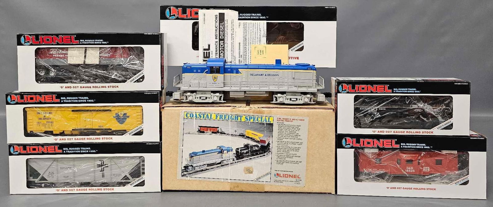 Boxed Lionel modern O 11719 Coastal Freight special diesel freight set (1 of 8)