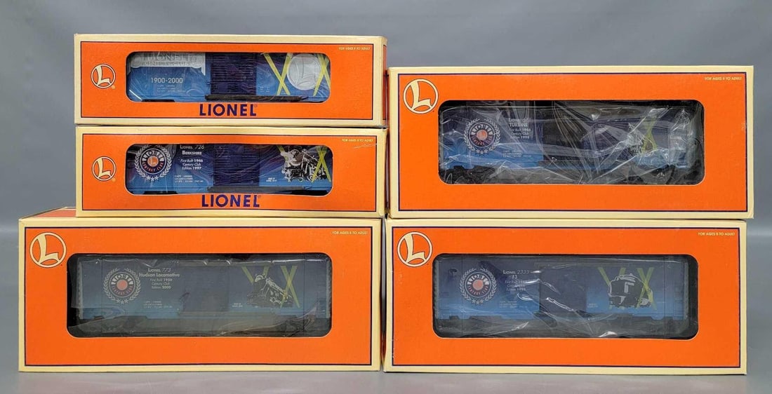 Five Lionel modern O Century Club box cars in original boxes (1 of 4)