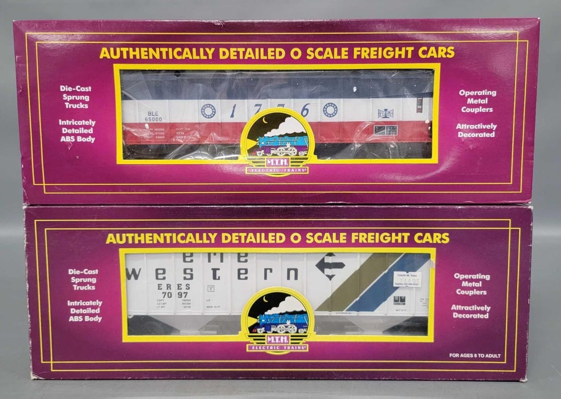 Two MTH premier O gauge hopper cars in original boxes (1 of 4)
