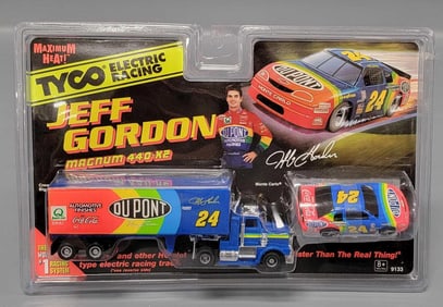 Tyco Jeff Gordon Magnum 440-XE Electric Racing Semi Truck & Monte Carlo Car Set