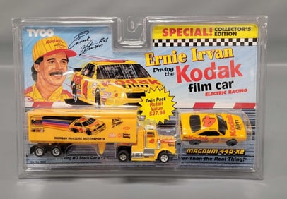Ernie Irvan Kodak Film Car HO Stock Car and Tractor Trailer Set