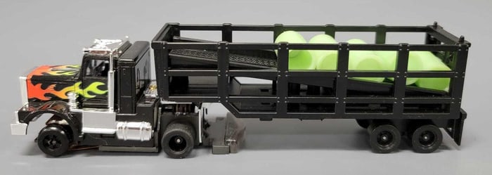 Prototype Tyco US 1 Trucking trailer with black Peterbilt tractor