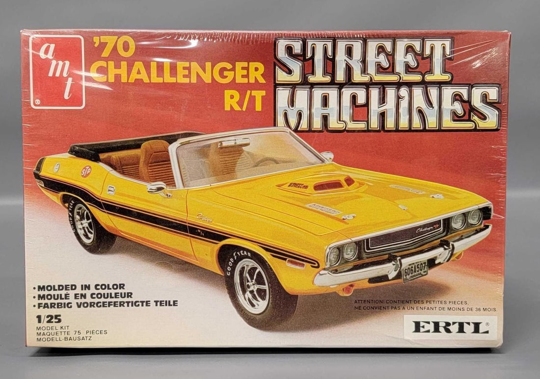 Factory sealed AMT ERTL Street Machines '70 Challenger R/T 1/25 Scale Model Kit 6537 (1 of 6)