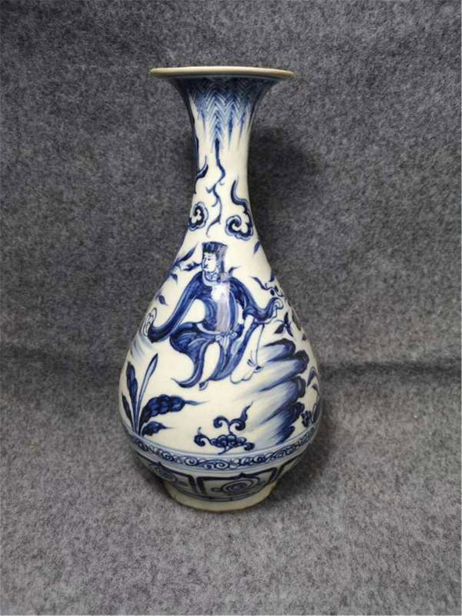 A Blue and White Yuhuchunping Ming Dynasty: H:30cm
