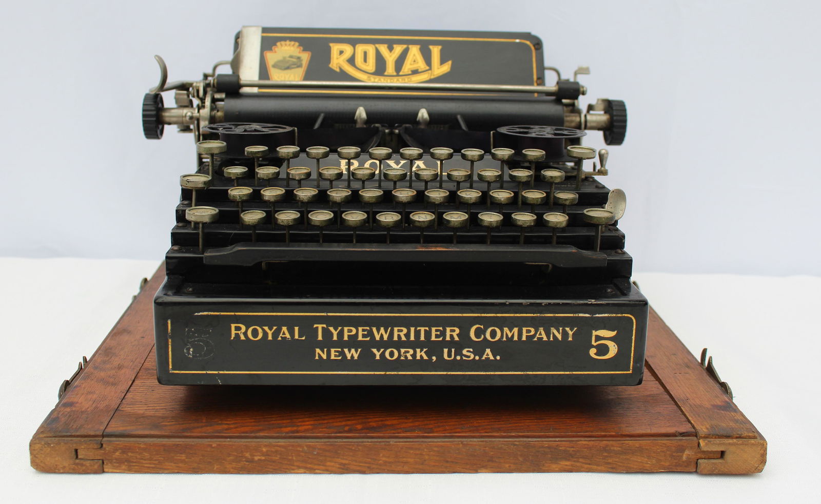 Royal No. 5 Typewriter w/ Case - Circa 1910 (1 of 8)