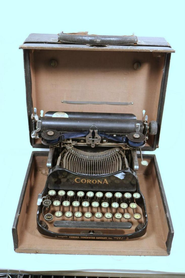 1917 Corona Portable Folding Typewriter No. 3 in Case: 1917 Corona Portable Folding Typewriter No. 3 in Case