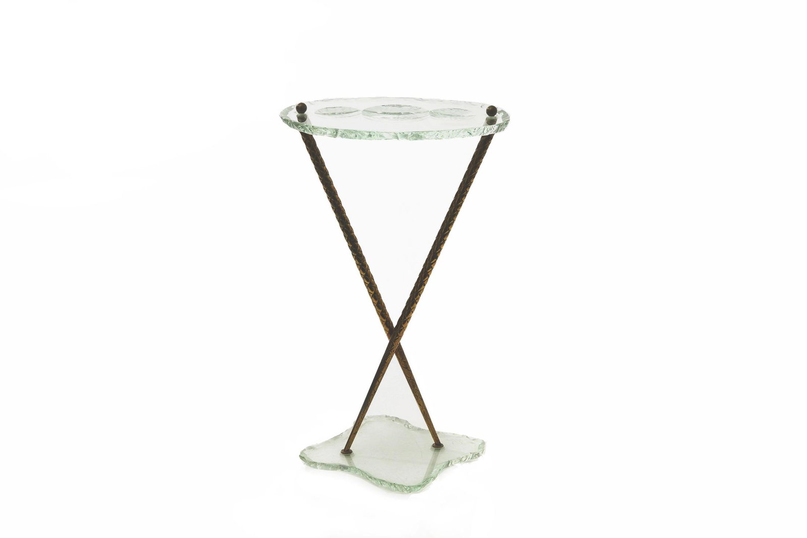 Side table: Side table with shiny base and shelf in gloss-finished crystal and brass structure?Italy Dimensions (cm): H53 x L32.5 cm Dimensions (in): H20.87 x L12.80 in Date: 1950 ca.