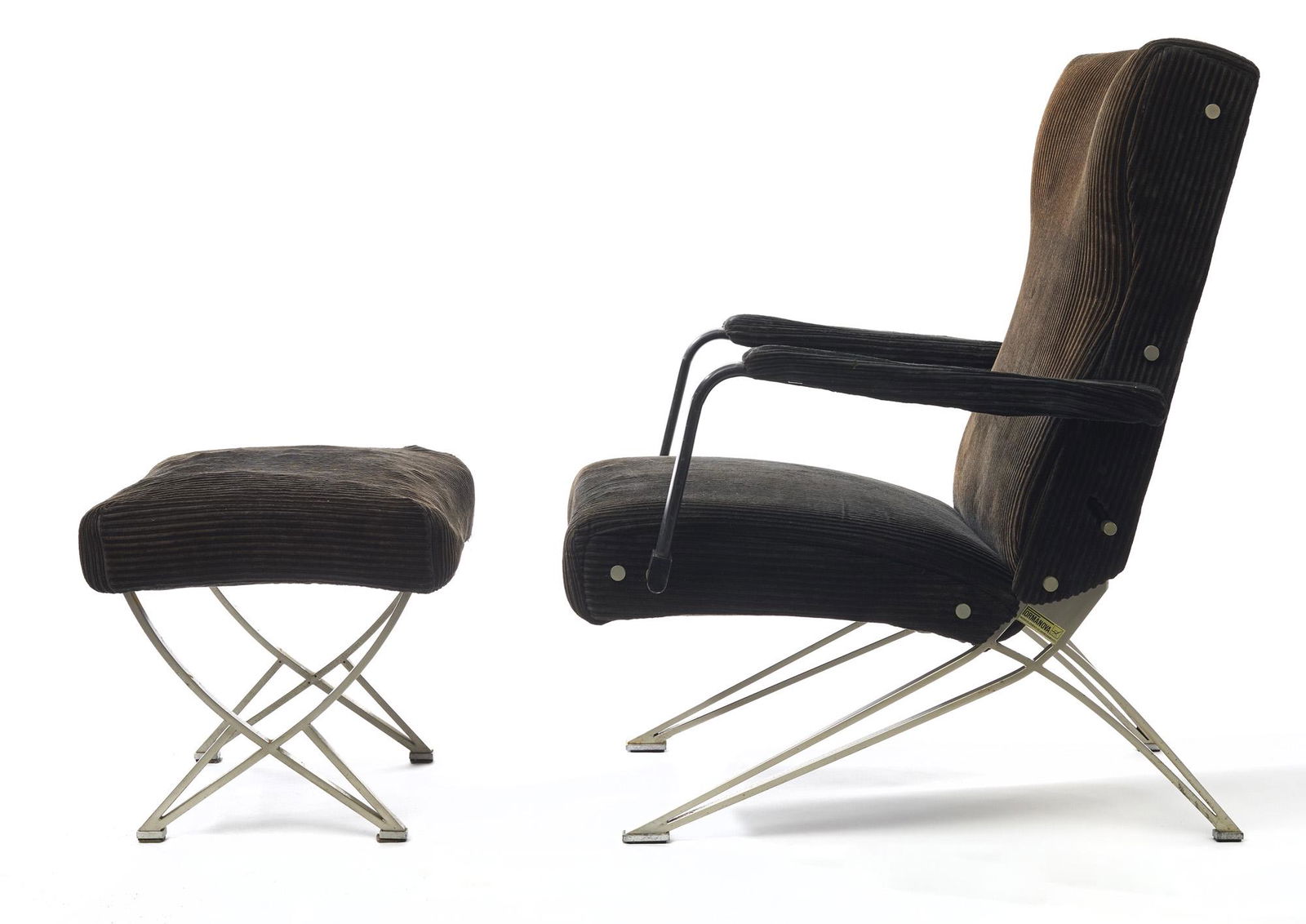 Gianni Moscatelli, MILLY armchair for Formanova: Gianni Moscatelli, MILLY armchair for Formanova, 1960/1970H100 x L80 x P90 cm (H39.37 x L31.50 x P35.43 in )MILLY recliner armchair with footrest, foam padding and brown wide ribbed velvet and chrome