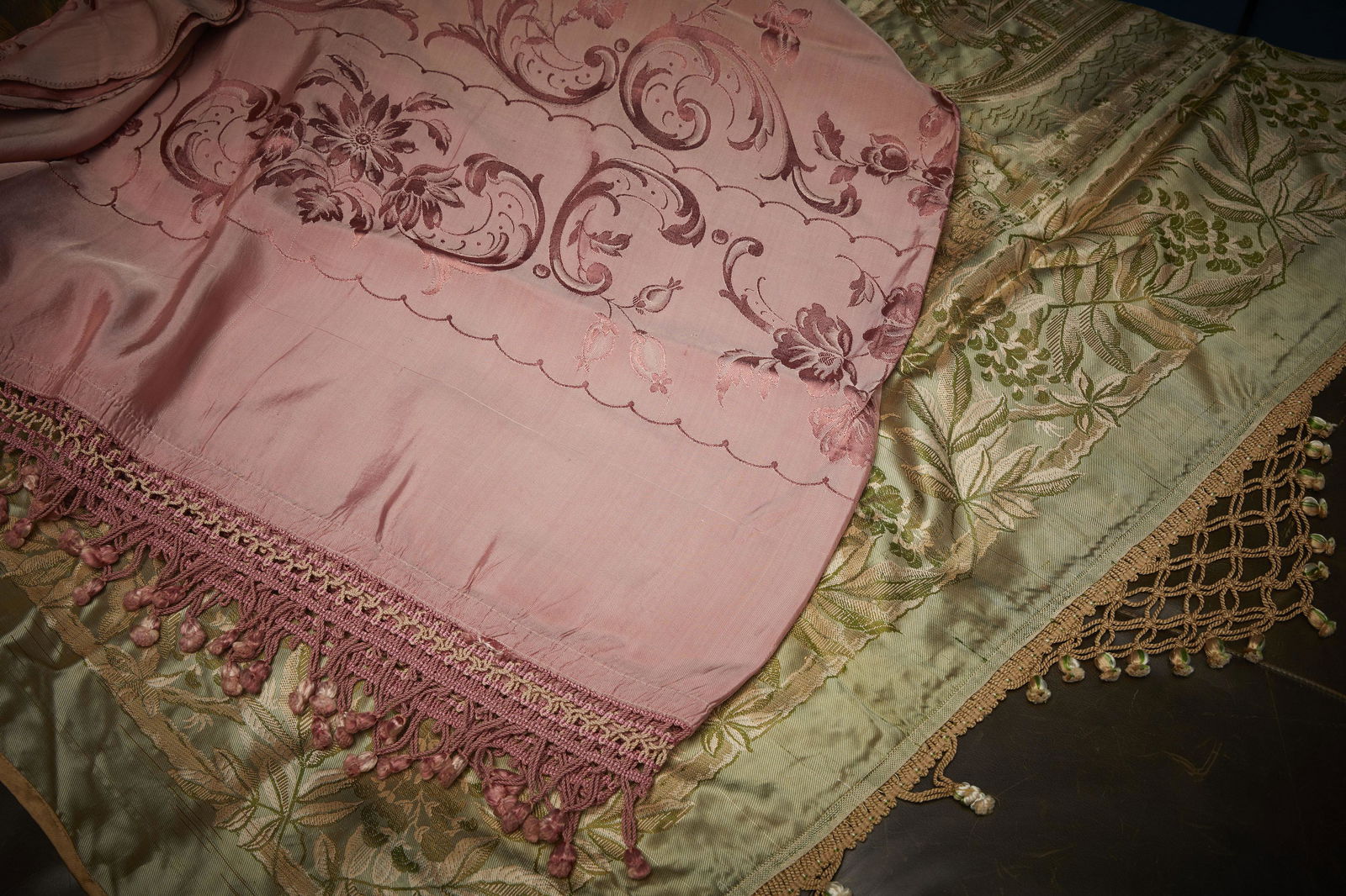 Pair of San Leucio bedspreads (1 of 4)