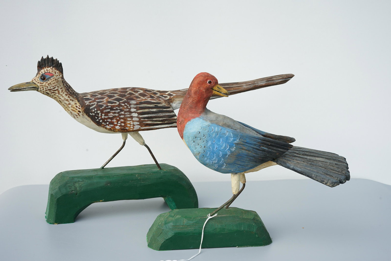 FOLK ART CARVED ROAD RUNNER /BIRD SIGNED R. GARTY 1980 (1 of 5)