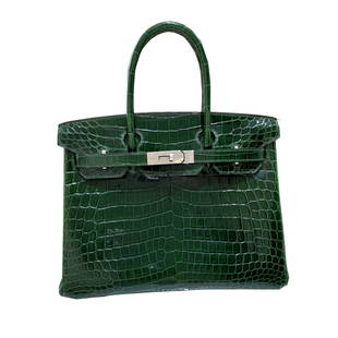 Hermes 30cm Nile Crocodile Leather Birkin: Hermes 30cm Nile Crocodile Leather Birkin Bag with Palladium Hardware,Condition:30cmx21cmx15cm.This bag is done in Nile Crocodile Leather with Palladium Hardware, featuring two rolled handles and a