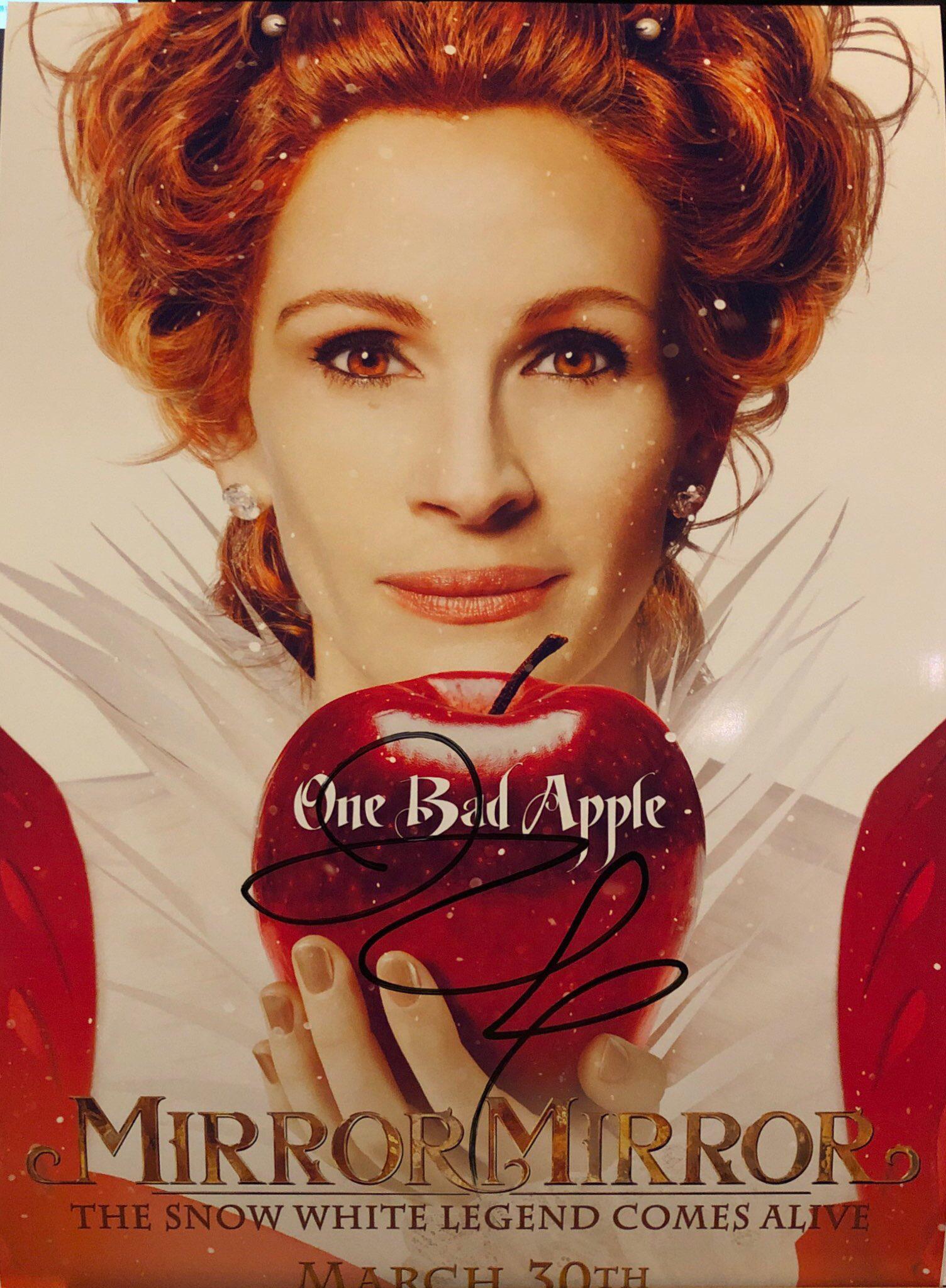 Mirror Mirror Julia Roberts Autographed Signed Photo (1 of 1)