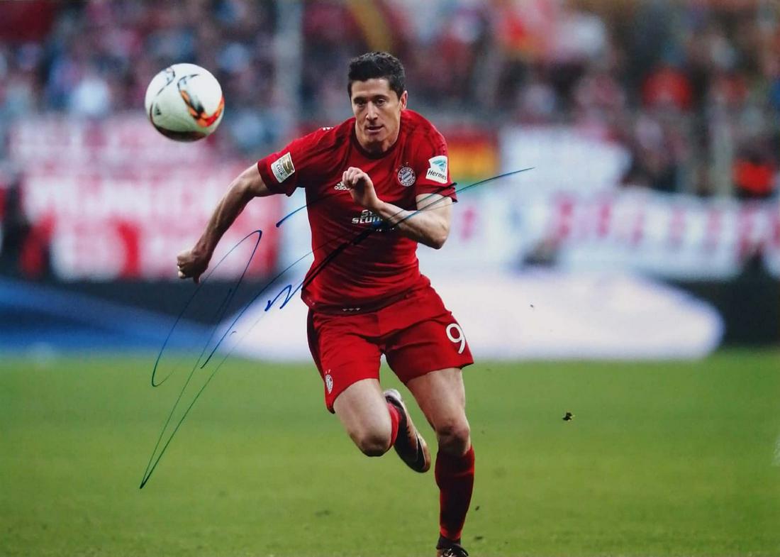 Robert Lewandowski Autographed Signed Photo Dec 15 2019 Haus