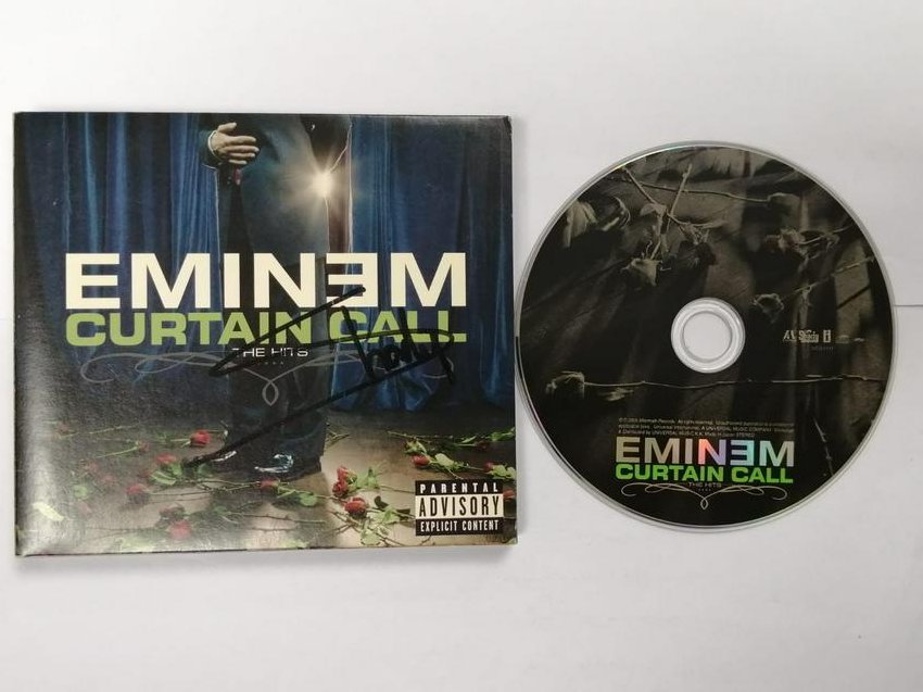 Eminem Curtain Call CD Disc + Booklet Autographed: Autographed by: Eminem All items come with COA which has professional authentication services by experts. Certificate come with unique silver hologram and serial number autograph. Items might also com