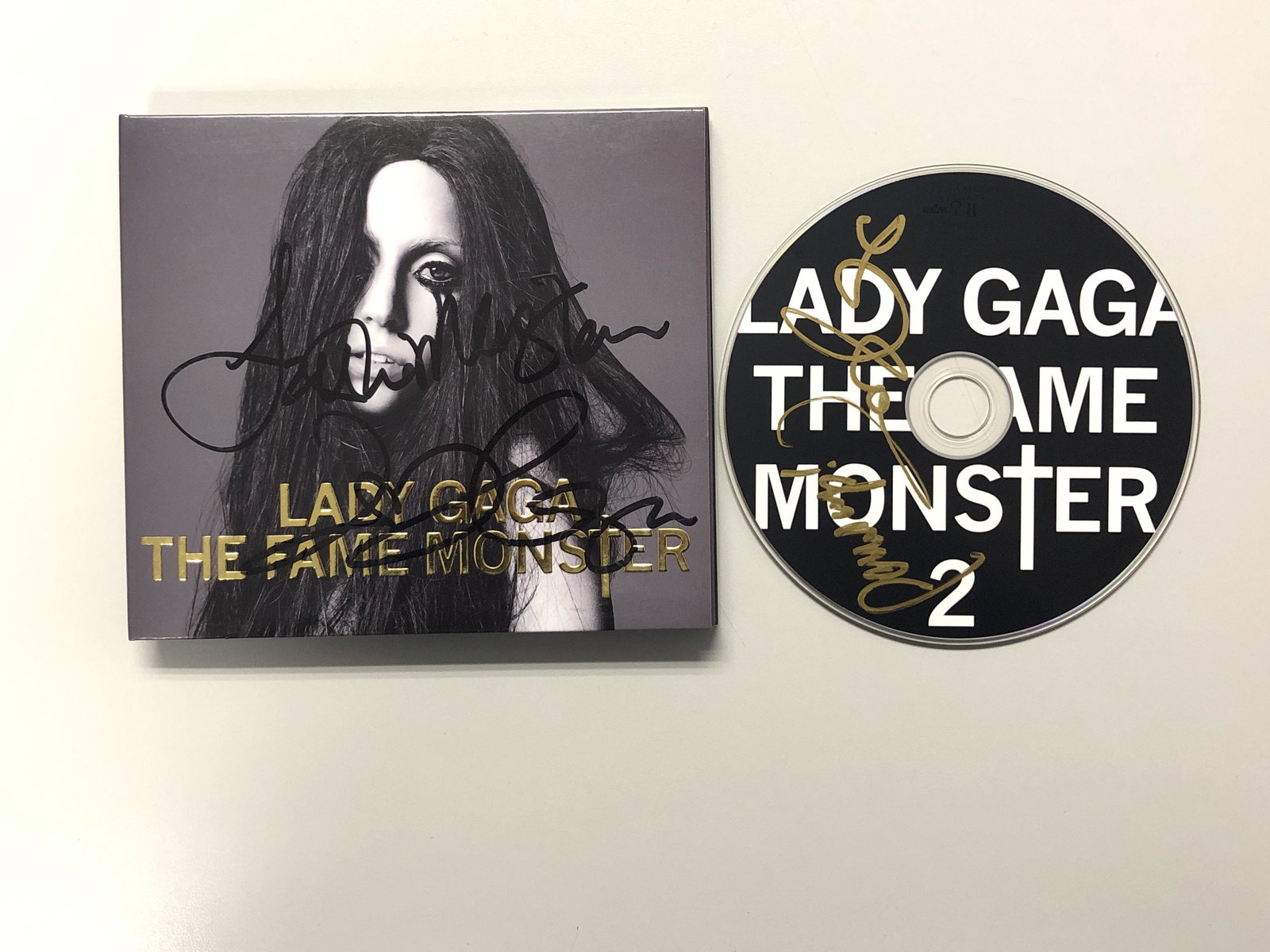 Lady Gaga The Fame Monster SIGNED CD Disc + Booklet (1 of 1)