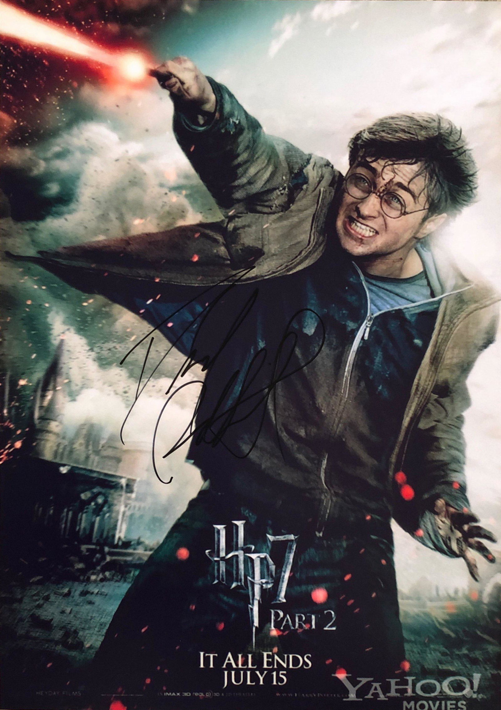Daniel Radcliffe Harry Potter Deathly Hallows 2 Photo: Autographed by: Daniel Radcliffe Size: 8" x 10" All items come with COA which has professional authentication services by experts. Certificate come with unique silver hologram and serial number autogr