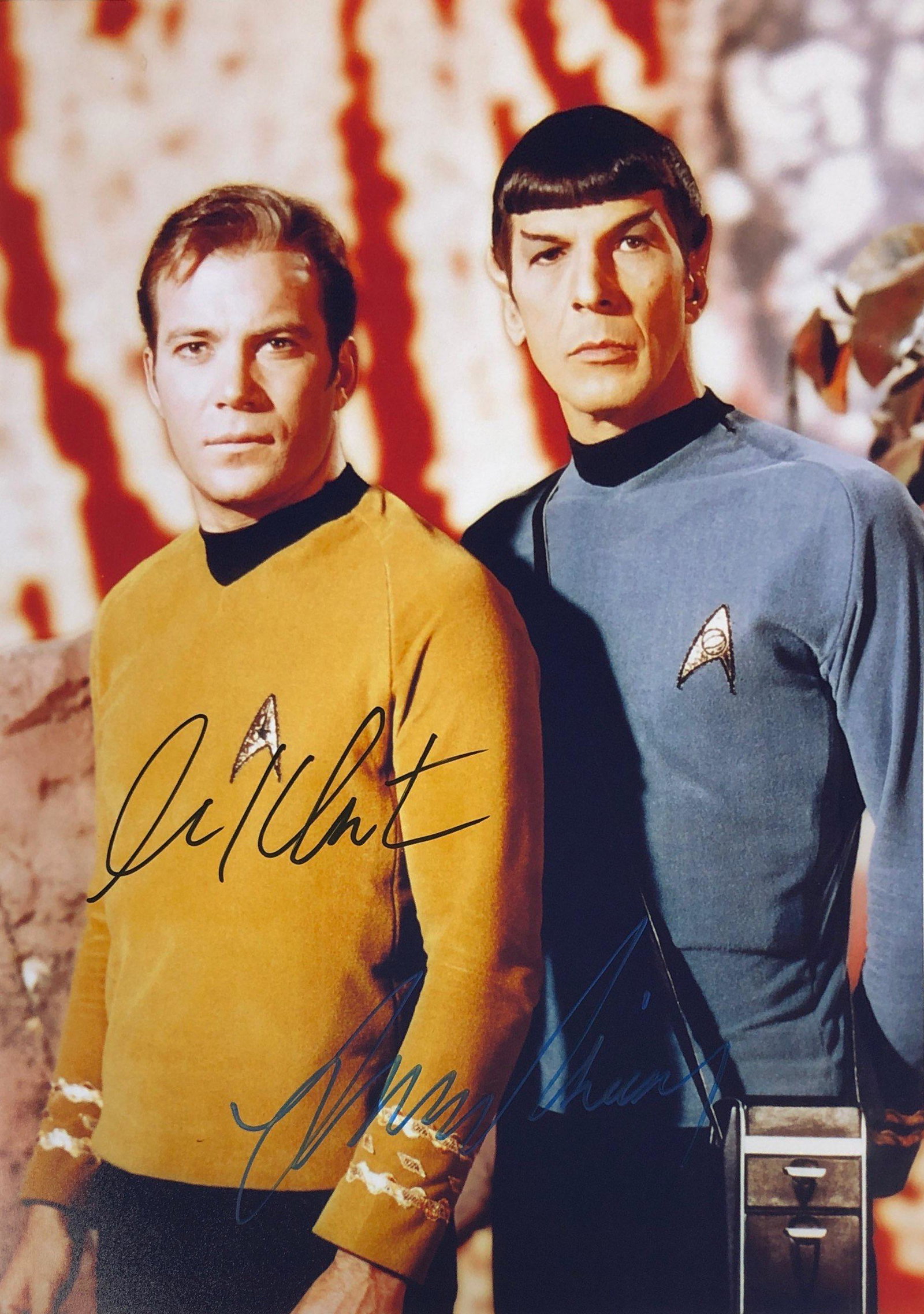 Star Trek William Shatuer Leonard Nimoy Autograph Photo: Autographed by: William Shatuer, Leonard Nimoy Size: 8" x 10" All items come with COA which has professional authentication services by experts. Certificate come with unique silver hologram and serial