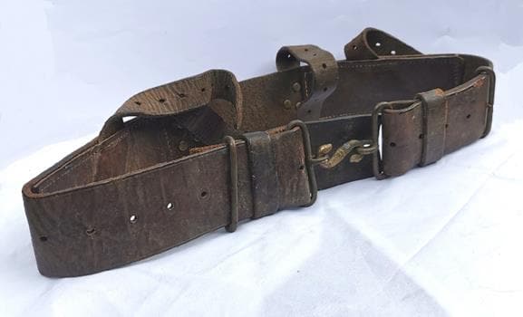 Complete with snake buckle clasp. Leather is in good shape.: Complete with snake buckle clasp. Leather is in good shape.