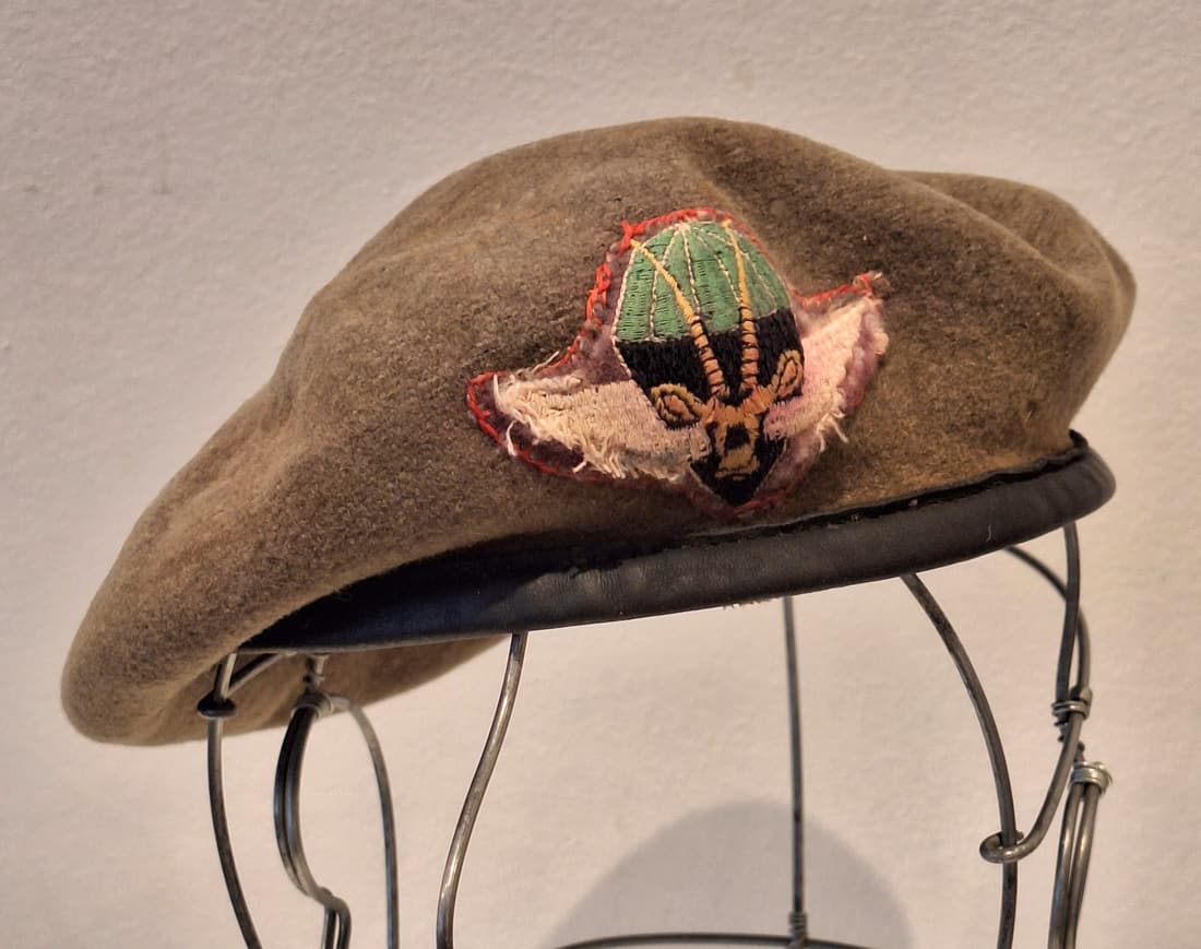 BORDER WAR.SWA Paratroopers Beret (1 of 1)