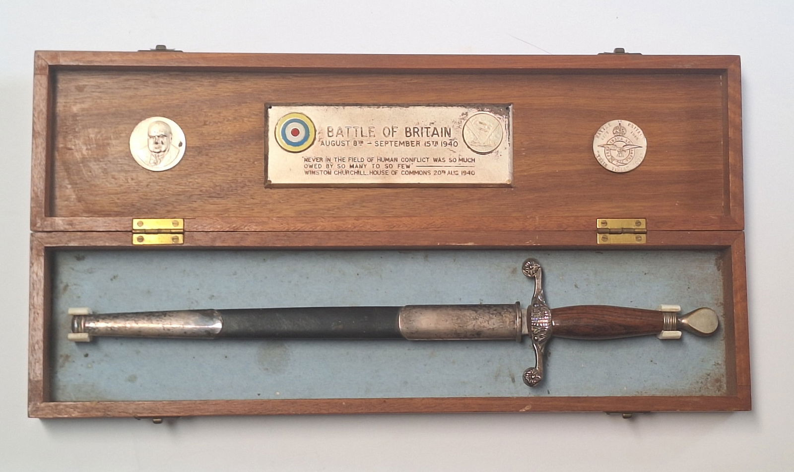 WW2.RAF Battle Of Britain Boxed Commemorative Dagger (1 of 5)