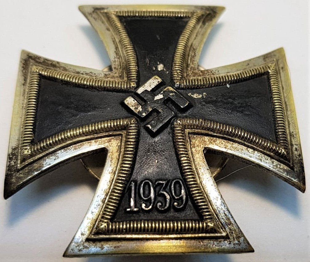 IRON CROSS 1ST CLASS 1939 (1 of 16)