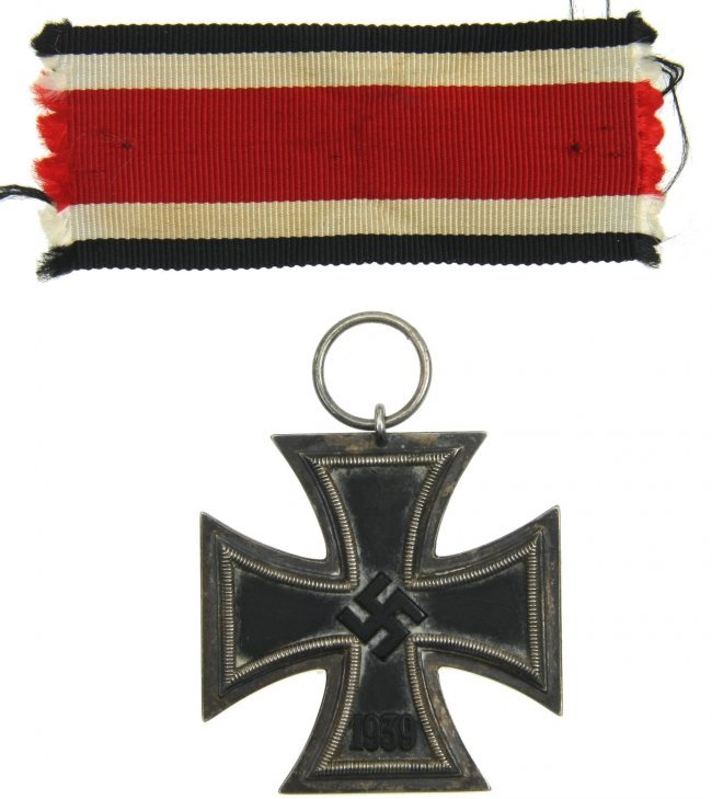 IRON CROSS 2ST CLASS 1939 (1 of 5)
