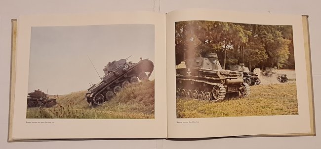 Awesome Photo Album Entscheidende Stunden - E. Borchert: Awesome photo album "Entscheidende Stunden - Mit der Kamera Am Feind" by Propagandakompanie photographer Eric Borchert ("Decisive hours - With camera and the enemy" in English).This is easily among th
