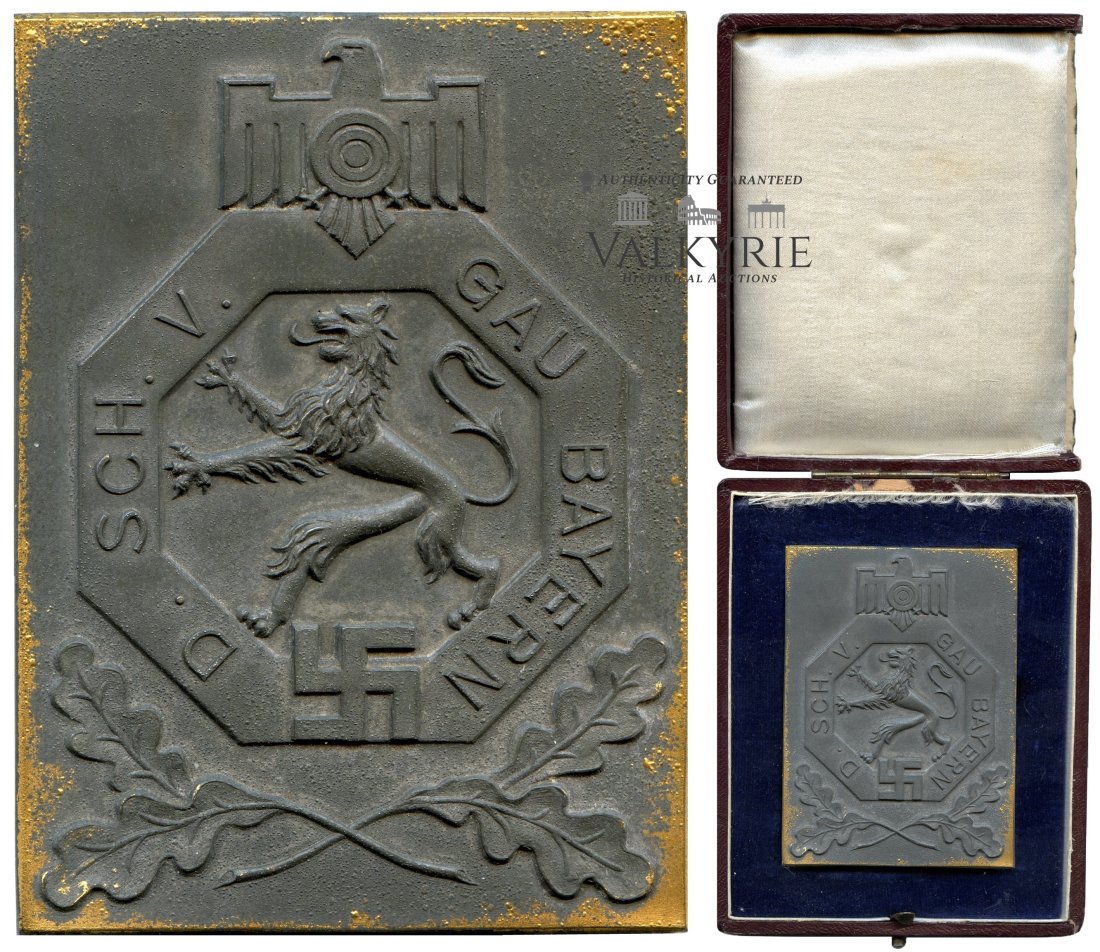 Plaque of the German Shooting Association Championship: Plaque of the German Shooting Association Championship Rare price plaque made from zink with the original presentation box of the German shooting association of the Gau Bayer. It's a shooting price is