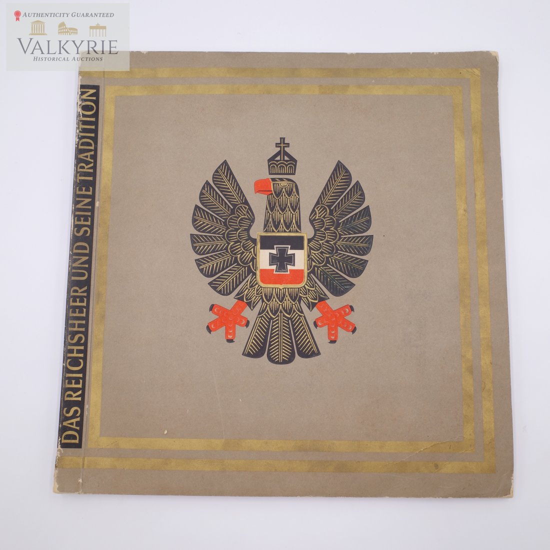 German Cigarette Card Book "Das Reichsheer Und Seine Tradition": German Cigarette Card Book "Das Reichsheer Und Seine Tradition". Complete