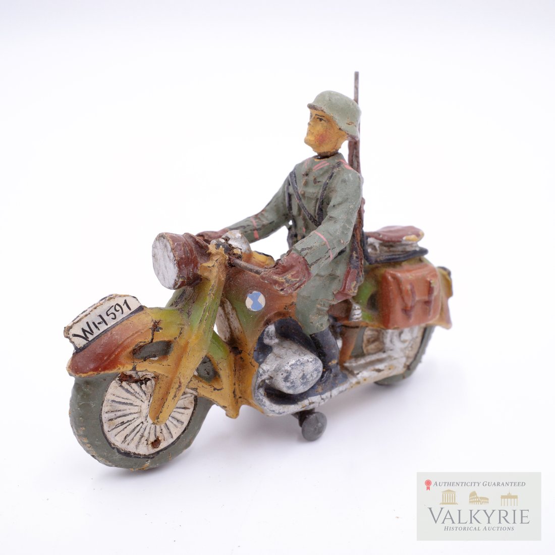 German WWII Lineol Toy Soldier On BMW Motorcycle: German WWII Lineol (or similar) Toy Soldier, on motorcycle