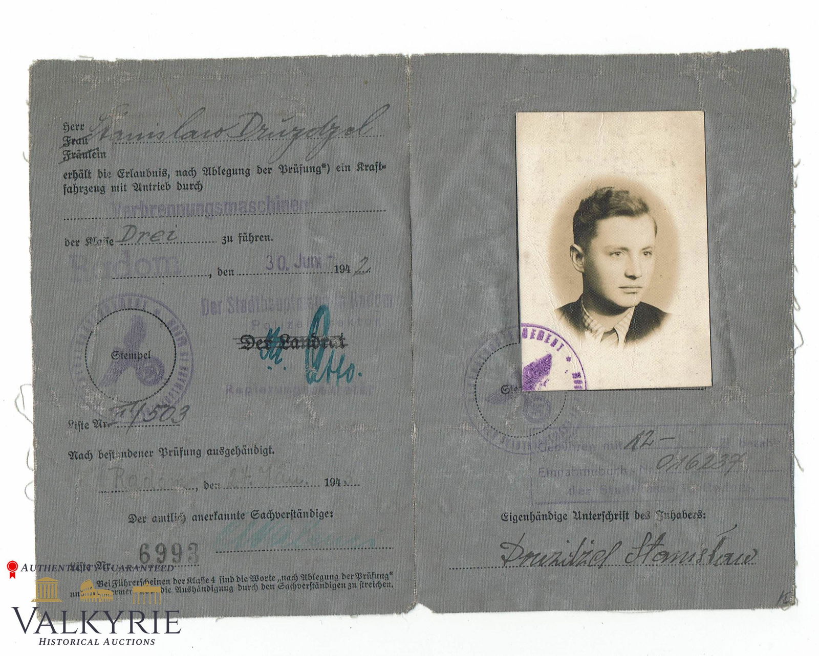 Wehrmacht driving license dealing with combustion engines + photo on canvas issued to a Pole! (1 of 2)
