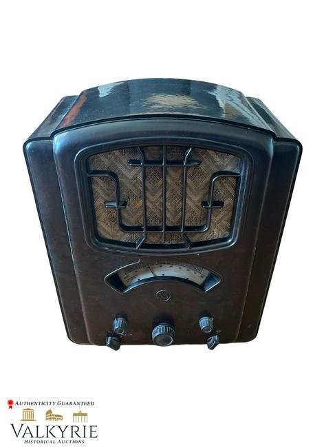 Old German Radio Device From the Early 30s - Manufacturer: Saba. Model 310WL: Old German Radio Device From the Early 30s. Manufacturer: Saba. Model:310WL .Country of production: Germany.Year of manufacture: 1932-33.Dimensions: width x height x depth: 340 x 430 x 200 mm.Housing: