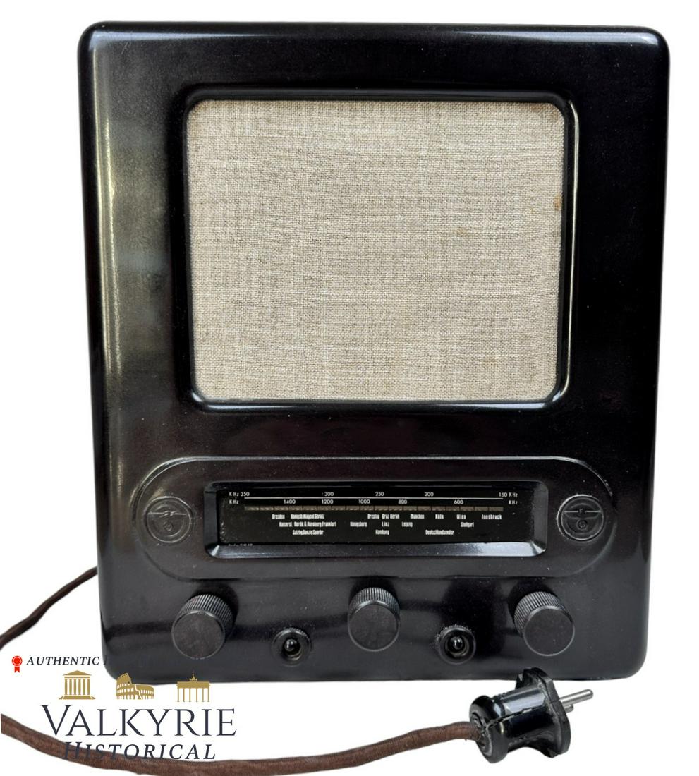 3 Reich Infamous Propaganda Radio VOLKSEMPFANGER VE301 Dyn: RADIODEUTSCHER VOLKSEMPFANGER VE-301A THIRD REICH ARTIFACT OF GREAT IMPORTANCE FOR GERMAN PROPAGANDAReich Minister of Propaganda Dr. Joseph Goebbels had the great idea to create affordable radios and 