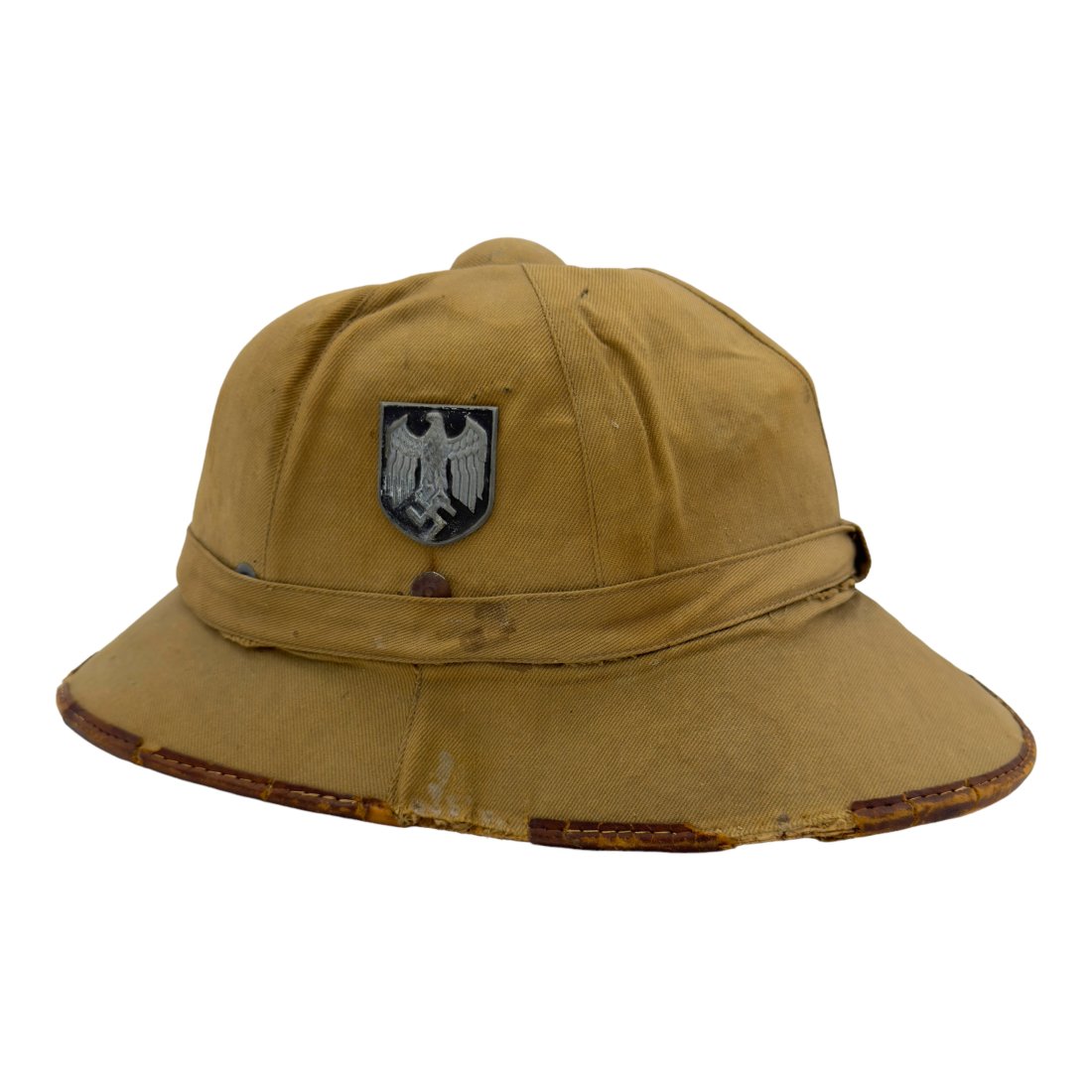 German WWII Wehrmacht Tropical Pith Helmet: Authentic German WWII Wehrmacht Tropical Pith Helmet . The helmet itself is in very below average condition.