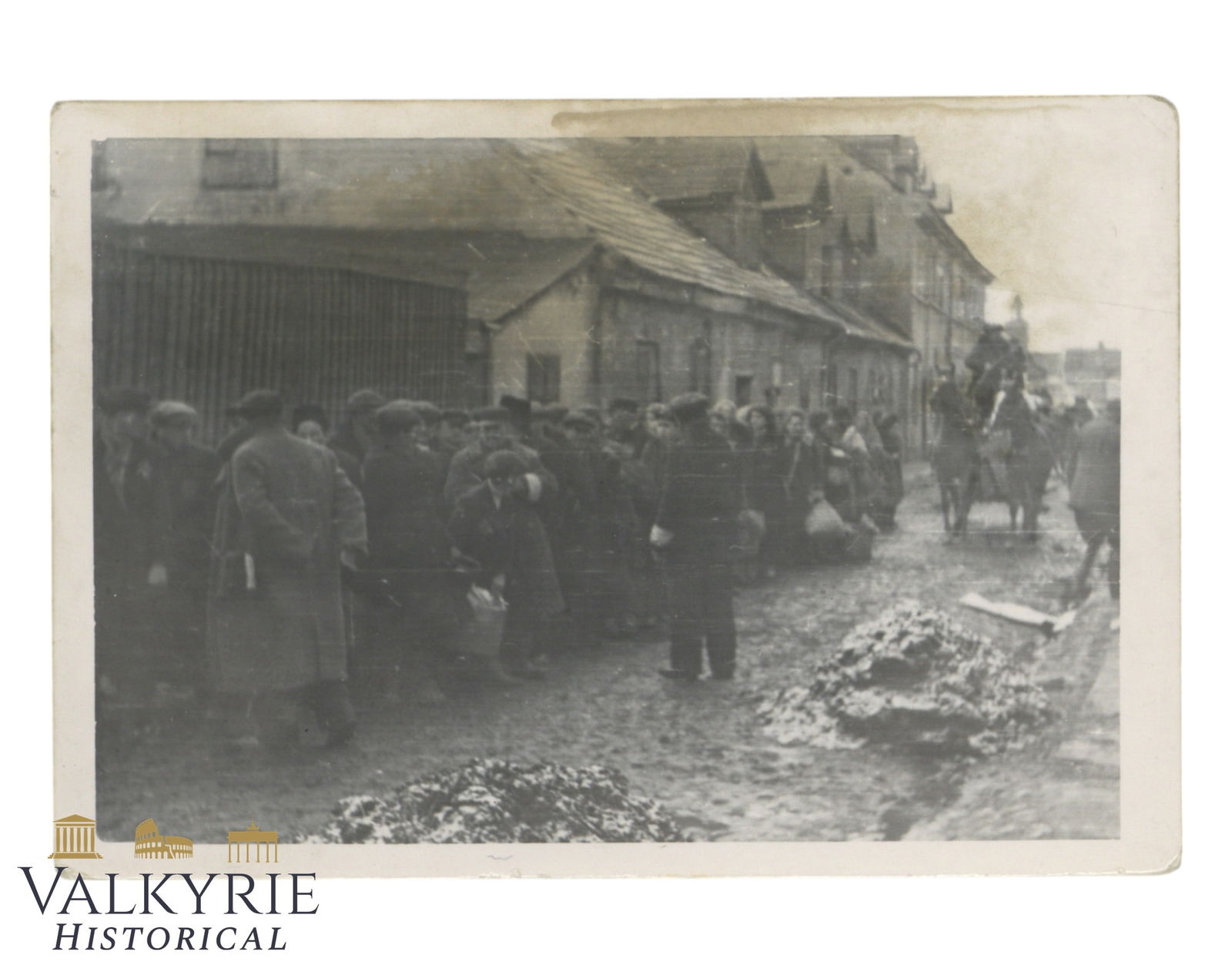 III Reich Period Photo Showing Some Polish Jewish Men Rounded Up To Be Resettled - Sieradz Ghetto (1 of 2)