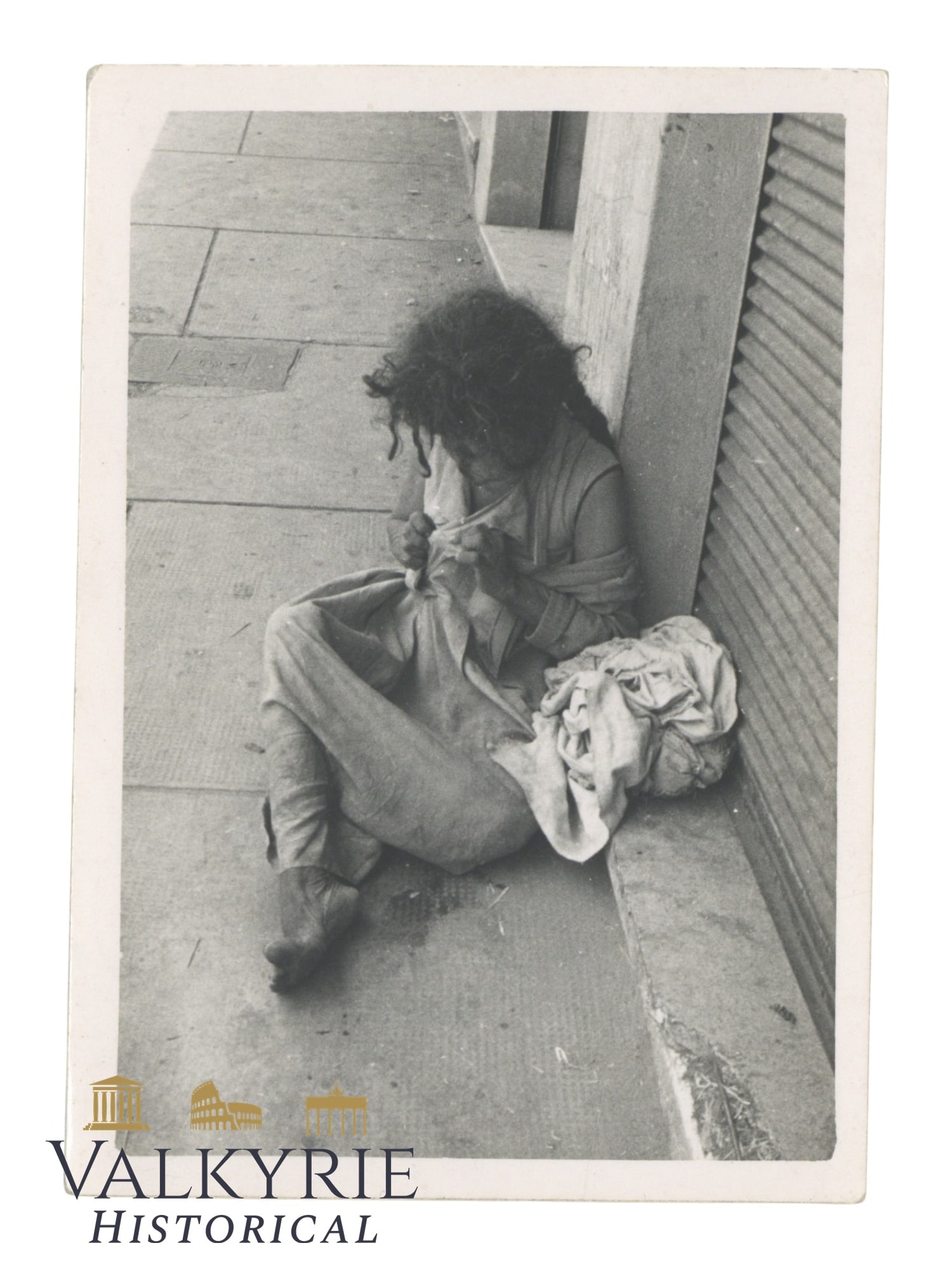 Terrible Photo Showing a Barefoot Jewish Girl Sitting in the Street of a Jewish Ghetto in Poland: Terrible Photo Showing a Barefoot Gypsy or Jewish Girl Sitting in the Street of a Jewish Ghetto in Poland. Size: 10x7,5cm All items for this auction will be shipping from Europe. Shipping cost $25 it