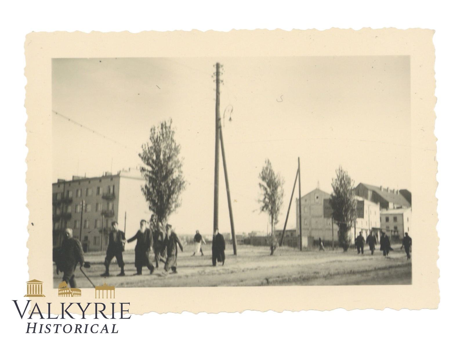Photo of Polish Jews in Poland in Bzyn?: Photo that show some Jews walking in the street in Poland in the city of Bzyn? On the reverse we can read written in German "Polish Jews in Bzyn. All items for this auction will be shipping from Europ