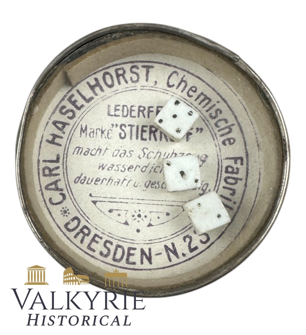 Leather Grease Manufacturer "Carl Haselhorst Chemische Fabrik, Dresden" Pocket Game With Dice: Leather Grease Manufacturer "Carl Haselhorst Chemische Fabrik, Dresden" Pocket Game With Dice. With advertisement of the company, probably given as company gift or buying a product, around 20s. All it