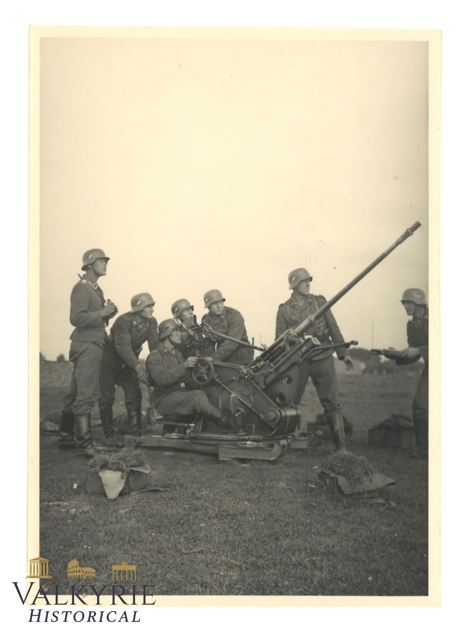 III Reich Period Photo of Some German Luftwaffe Soldiers With Anti-aircraft Artillery (1 of 2)