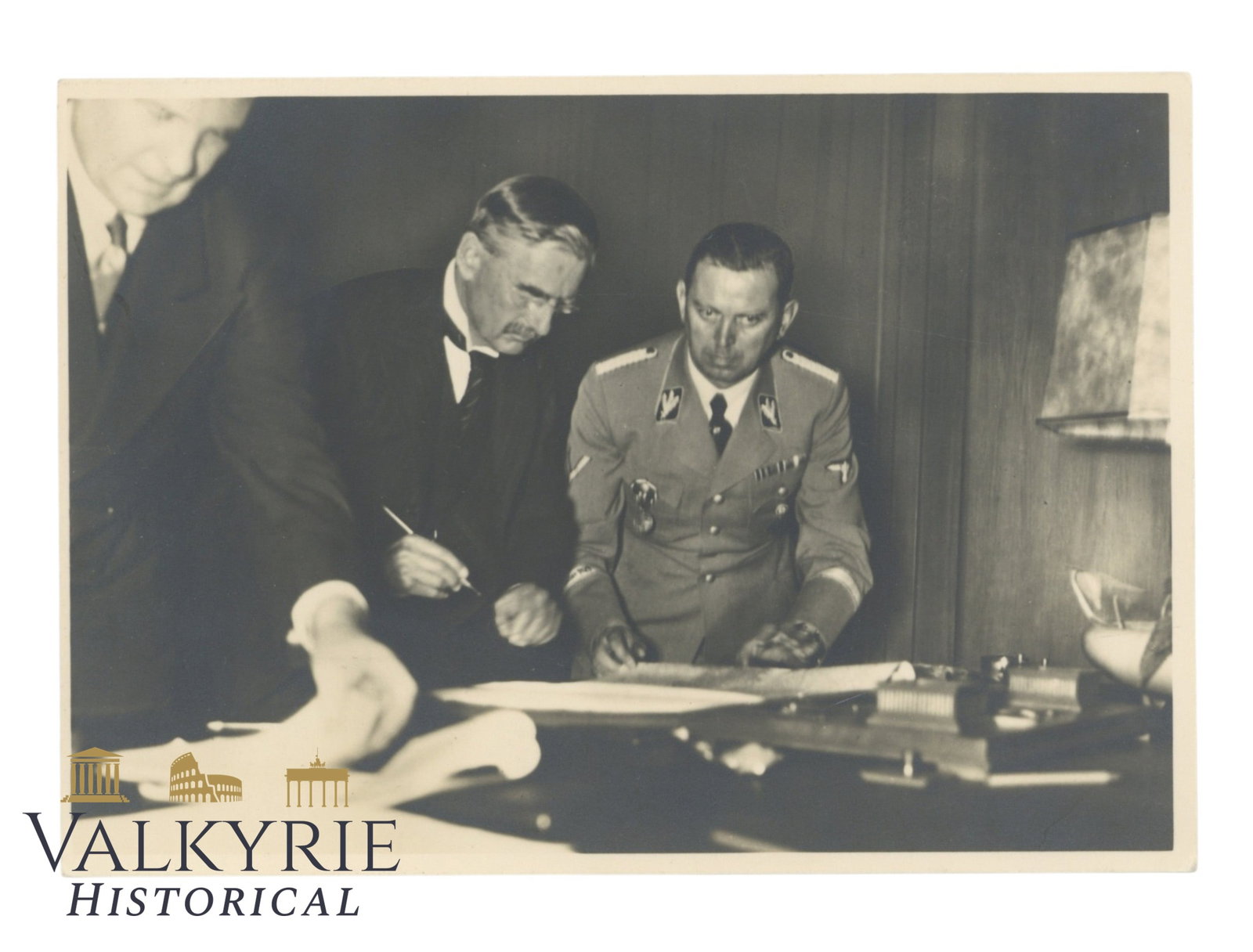 Dutch Postcard Depicting The Moment of British Minister Chamberlain Signing During Munich Conference: Dutch Postcard Depicting The Moment of British Minister Chamberlain Signing During Munich Conference in 1938. Non-circulated. Shipping flat cost $25 it doesn't matter how many items you win. you pay j