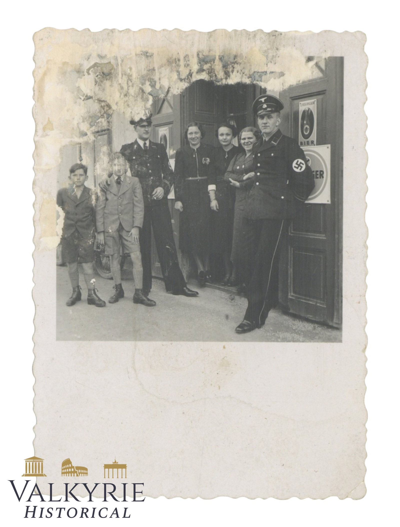 German Photo of SS Allgemeine Member Posing in Uniform With Relatives (1 of 2)