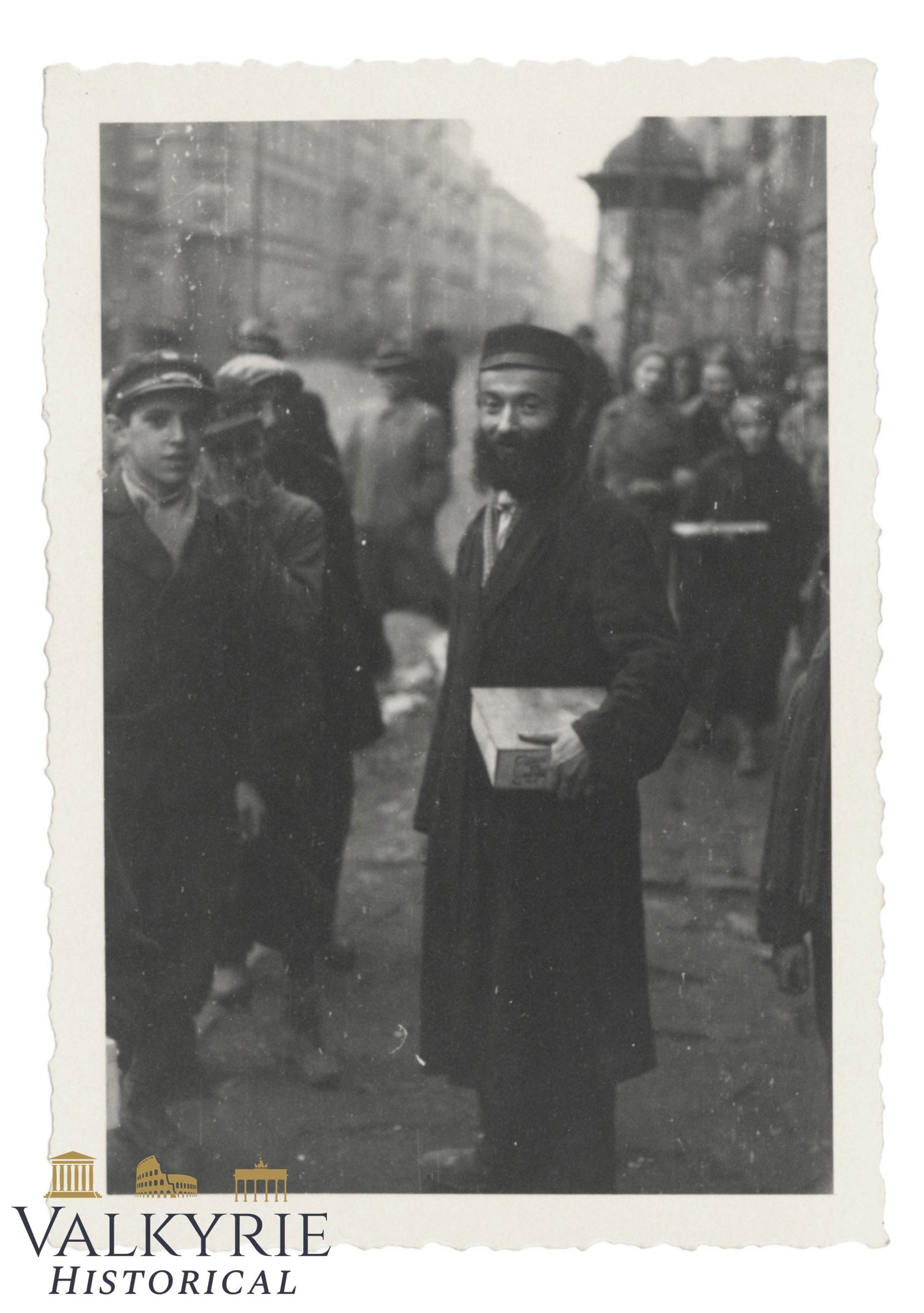 Private Taken Photo of a Jewish Warsaw ghetto - Showing a Jew With Long Beard: Photo Taken in Warsaw ghetto , a Polish Jew During German Occupation of Poland. Showing a Jew With Long Beard. Size: 10x7cm. Shipping flat cost $25 it doesn't matter how many items you win. you pay ju