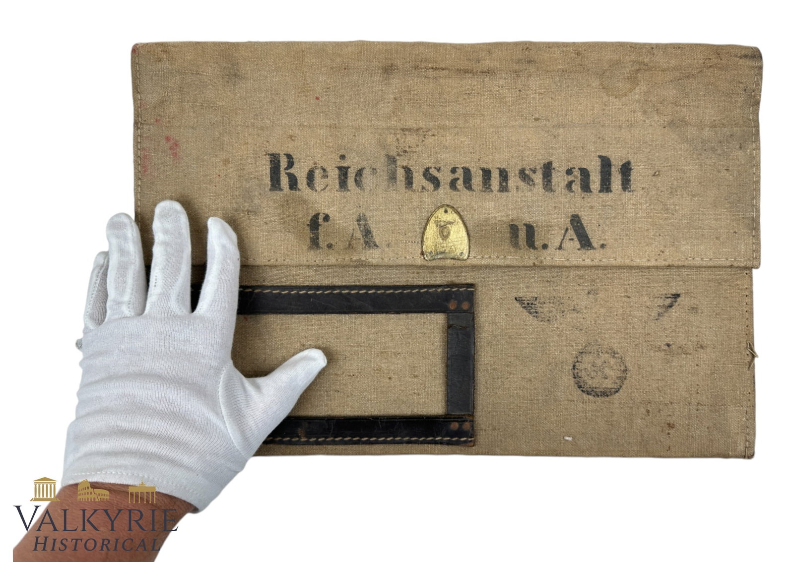 III Reich Period Big Size Cloth Bag For Official Documents of a Public Institution of the Reich: III Reich Period Big Size Cloth Bag For Official Documents of a Public Institution of the Reich. It has stamped the words "Reichsanstalt f.A. n.A.".Size: 42x28cm. Shipping flat cost $25 it doesn't mat