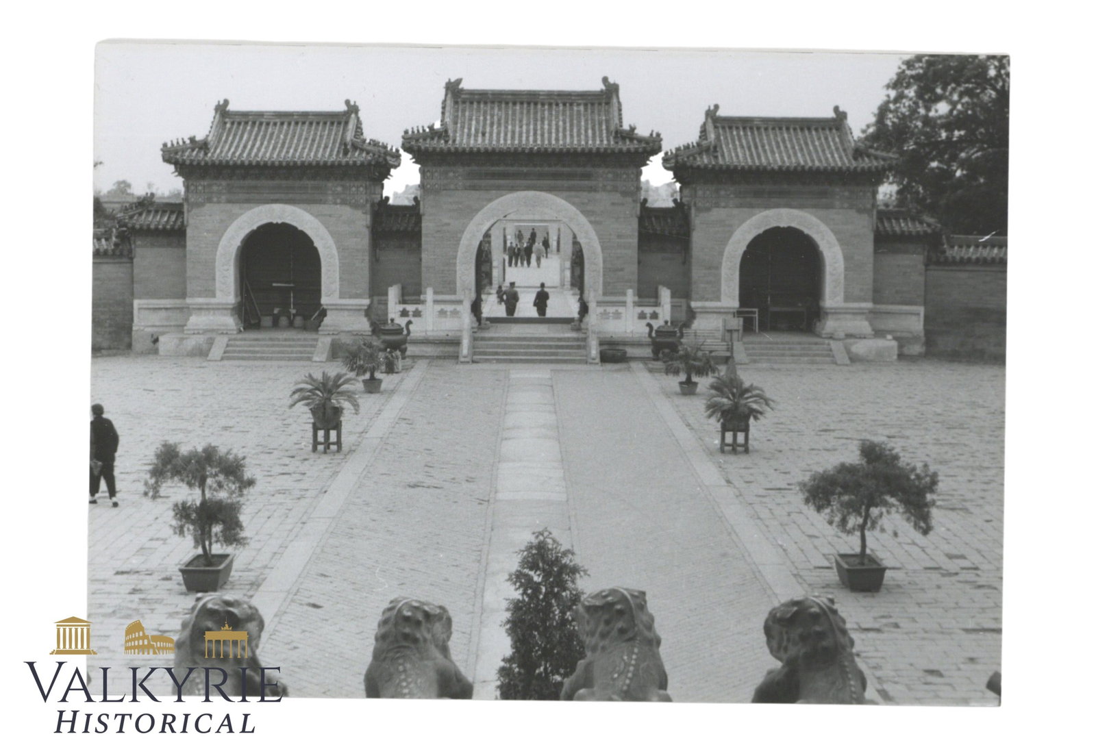 Arczynski Artistic Photograph: Temple of Heaven (Tiantan), Beijing, China, from the 1950s.: Arczynski Artistic Photograph: Temple of Heaven (Tiantan), Beijing, China, from the 1950s.The photographer was made by:Stefan Arczynski (31 July 1916 – 28 August 2022) was a Polish photographer, pho
