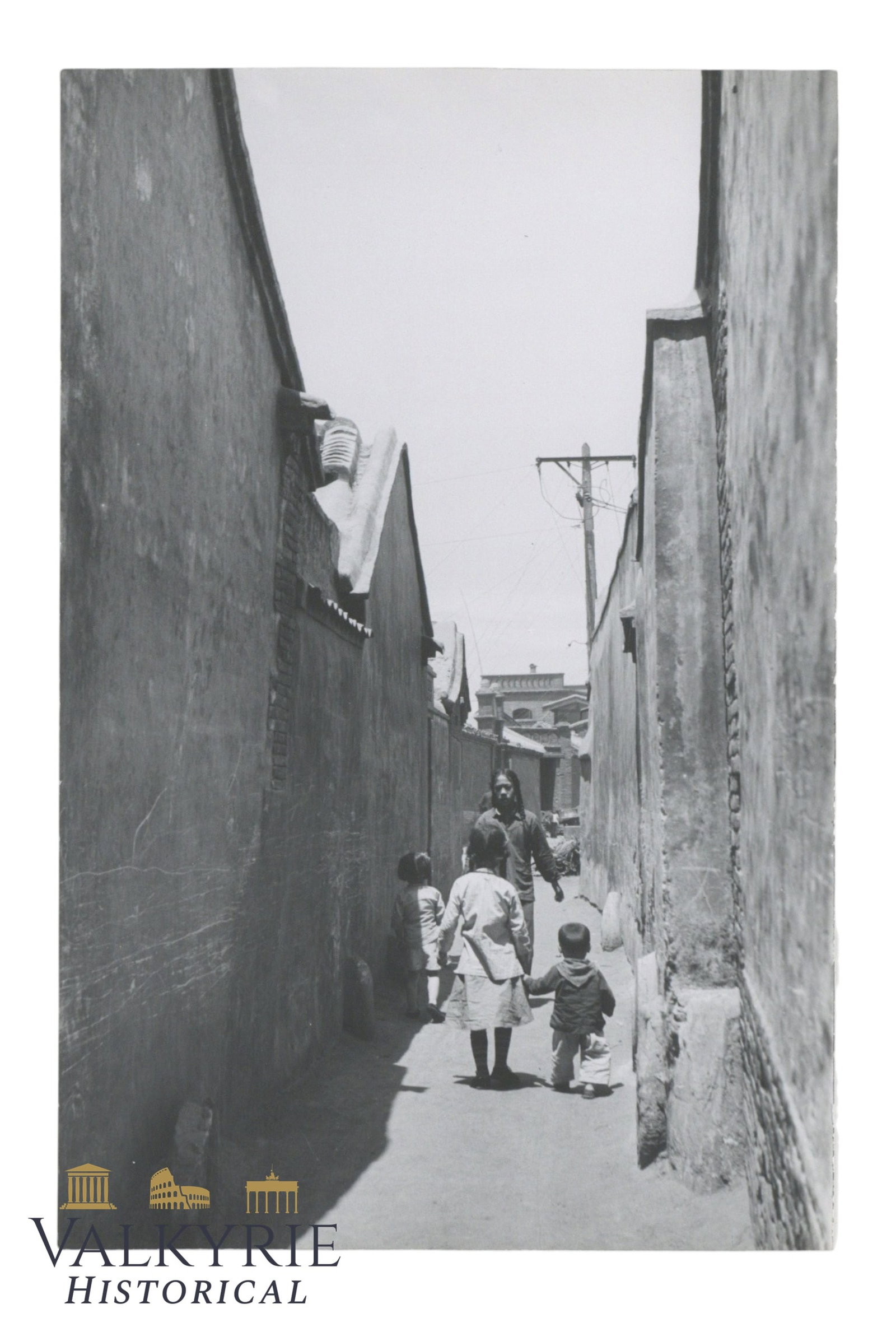 Arczynski Artistic Photograph: Beijing, China, from the 1950s.: Arczynski Artistic Photograph: Beijing, China, from the 1960s.The photographer was made by:Stefan Arczynski (31 July 1916 – 28 August 2022) was a Polish photographer, photographed in numerous countr