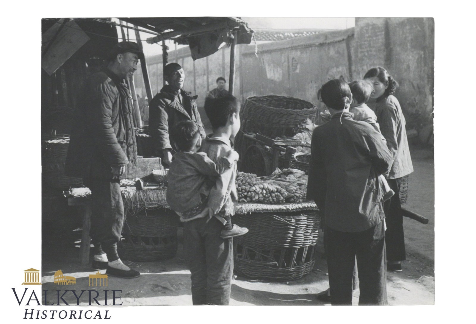 Arczynski Artistic Photograph: Market on the streets of Beijing, China, from the 1950s.: Arczynski Artistic Photograph: Market on the streets of Beijing, China, from the 1950s.The photographer was made by:Stefan Arczynski (31 July 1916 – 28 August 2022) was a Polish photographer, photog