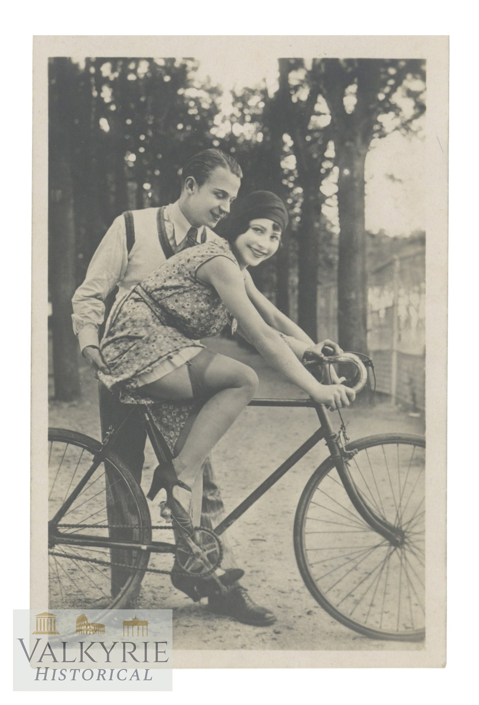 Artistic Photo - Female Nudes. Postcard size, circa 1910-1930.: Artistic Photo - Female Nudes. Postcard size, circa 1910-1930. Shipping flat cost $25 it doesn't matter how many items you win. you pay just $25 for shipping.