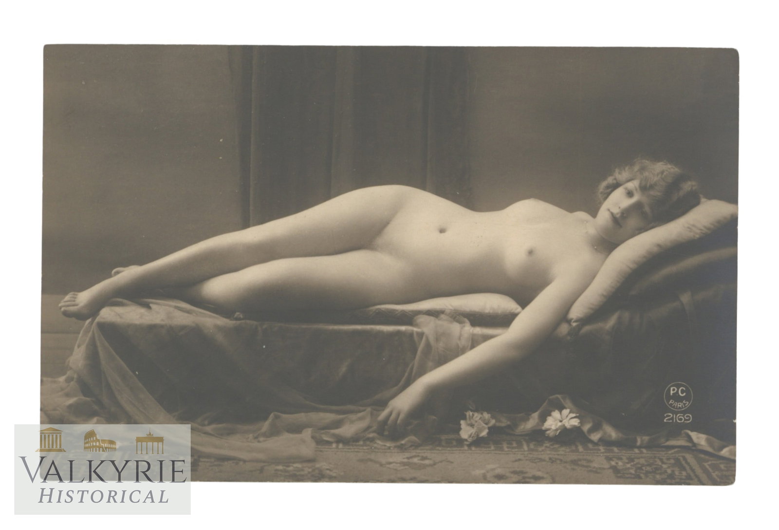 Artistic Photo - Female Nudes. Postcard size, circa 1910-1930.: Artistic Photo - Female Nudes. Postcard size, circa 1910-1930. Shipping flat cost $25 it doesn't matter how many items you win. you pay just $25 for shipping..