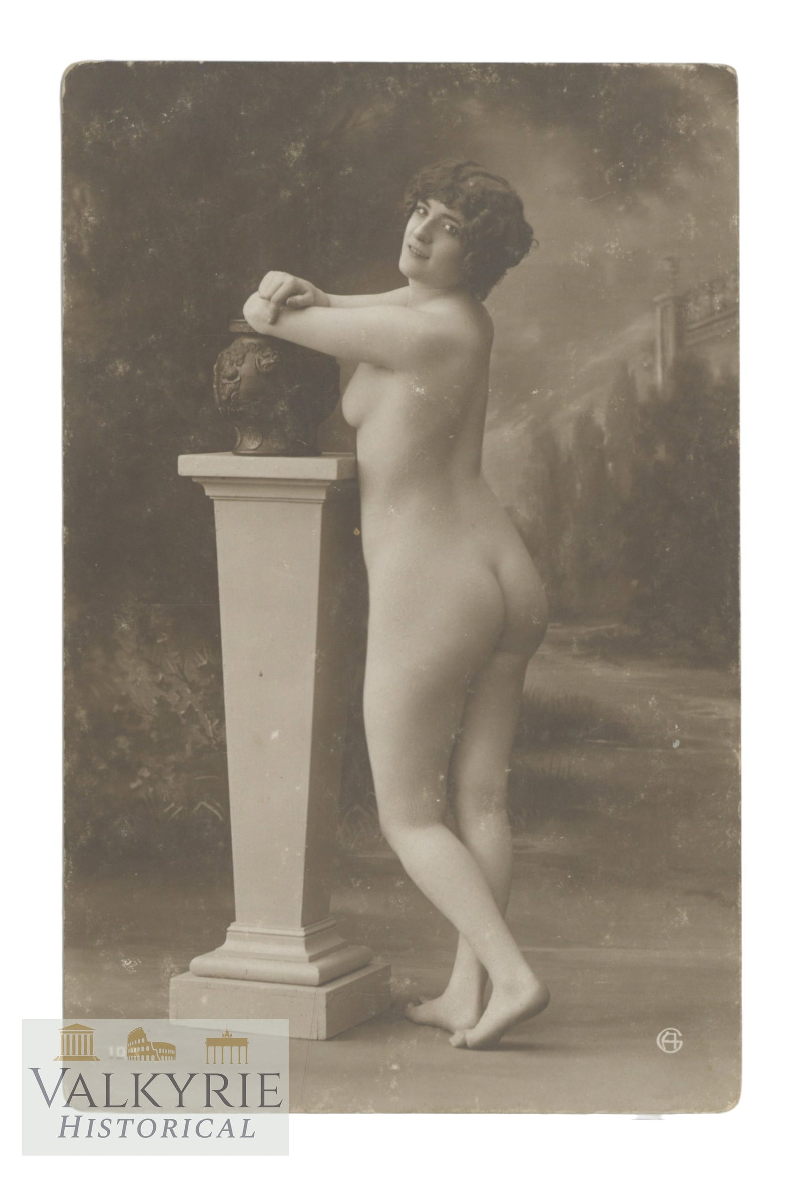 Six Artistic Photos - Female Nudes. Postcard size, circa 1910-1930. - 3